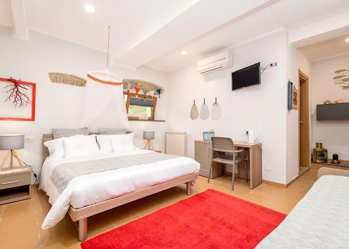 Carugio Remilde בית הארחה 4*