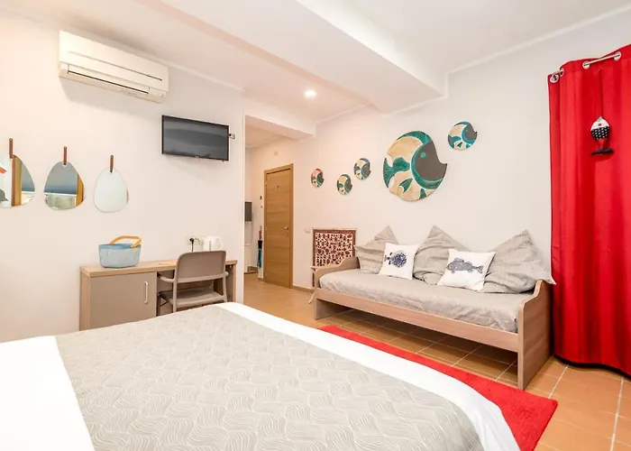 Carugio Remilde בית הארחה 4*